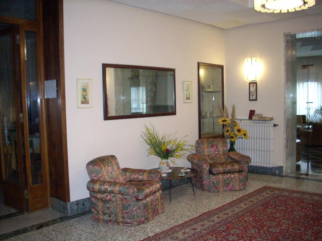 Hotel Astra Chianciano Terme Exteriör bild